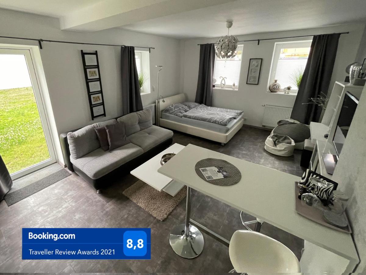 W1 - Kontaktloser 24H Check In, W-Lan, Netflix, Parkplatz, Kueche, Boxspring-Bett Bückeburg Esterno foto