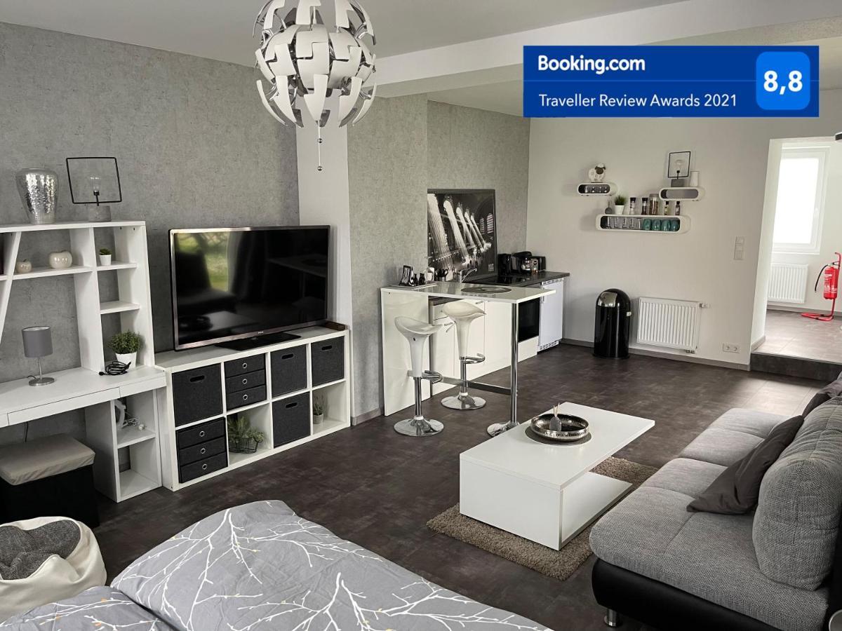 W1 - Kontaktloser 24H Check In, W-Lan, Netflix, Parkplatz, Kueche, Boxspring-Bett Bückeburg Esterno foto